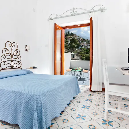 Vittoria ホテル 3*