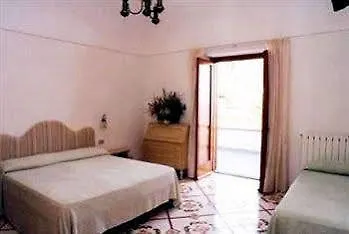 Vittoria ホテル ポジターノ